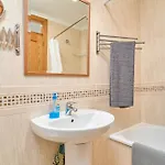 B Y G Apartamento Nerja