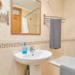 B Y G Apartamento Nerja