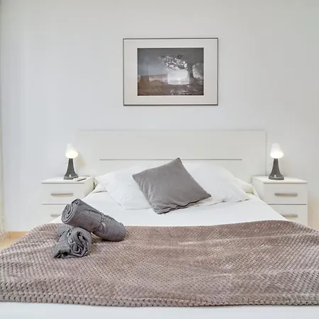 B Y G Apartment